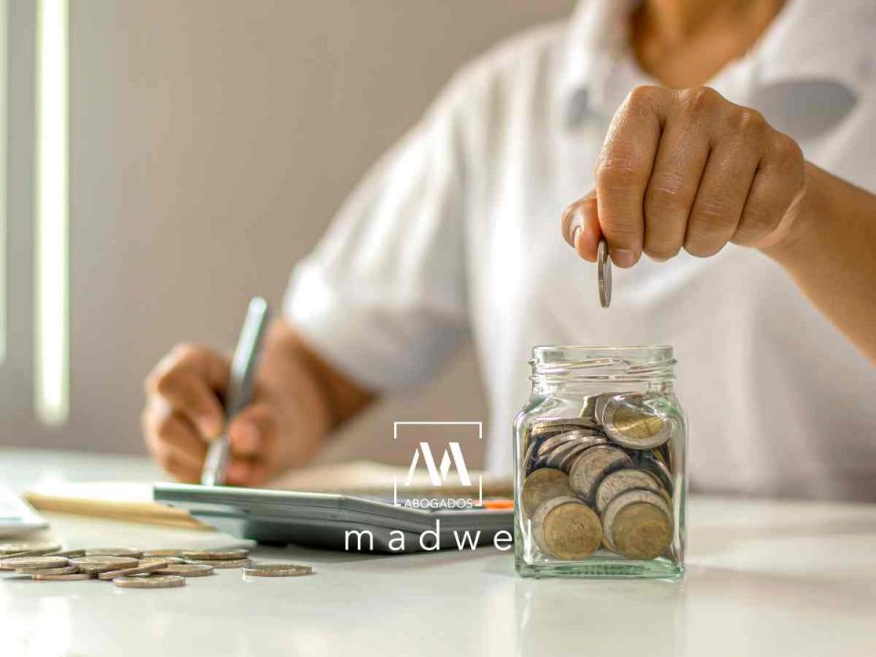 Hacienda no puede embargar ahorros de sueldos y pensiones